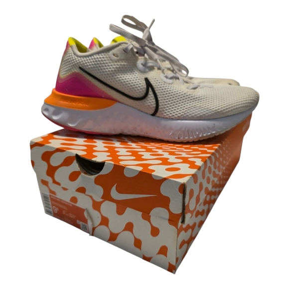 Nike Renew Women's Sneakers Sz 9.5 Running - Picture 1 of 6